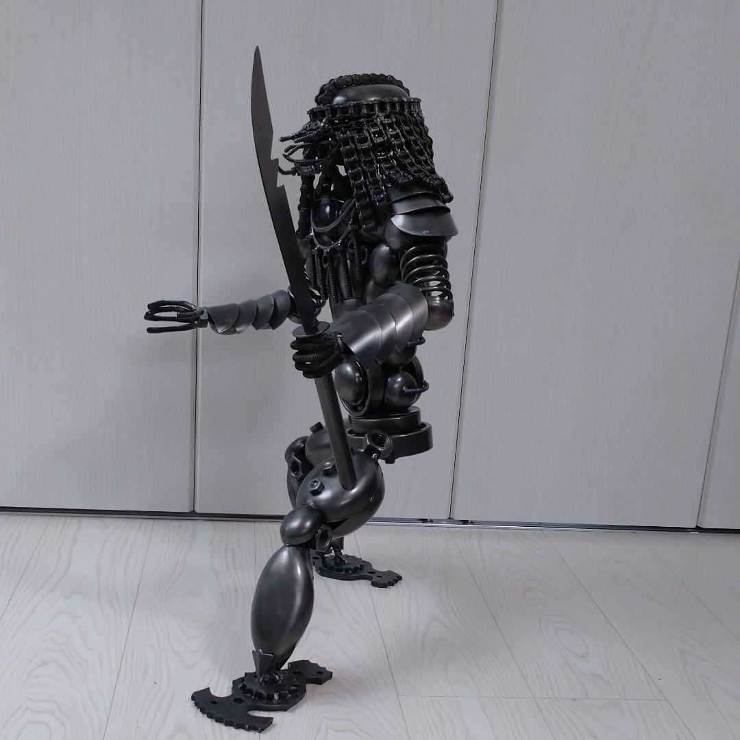 プレデター 鋼鉄製フィギュア 外国製