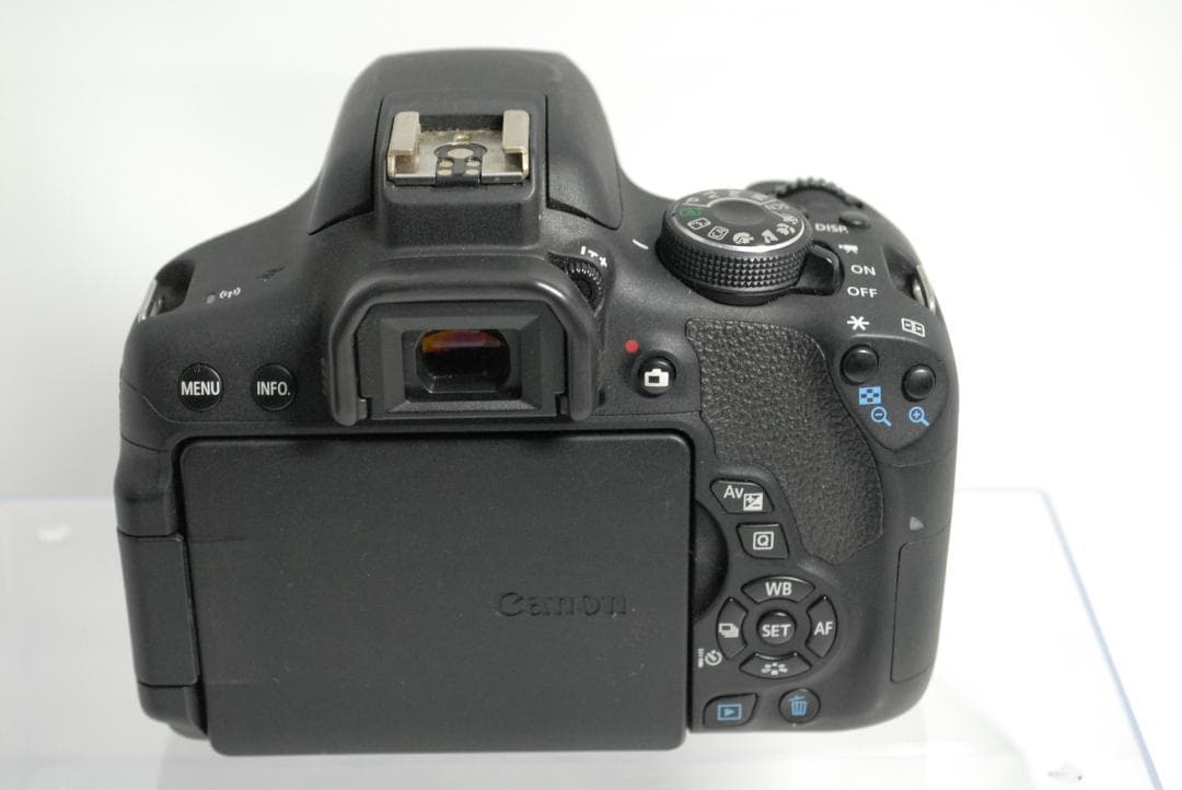 ☘️美品✨トリプルレンズキット✨Wi-Fi内蔵☘️ Canon Kiss X8i