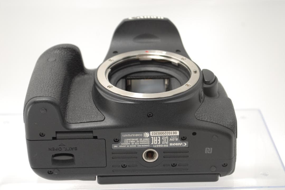 ☘️美品✨トリプルレンズキット✨Wi-Fi内蔵☘️ Canon Kiss X8i