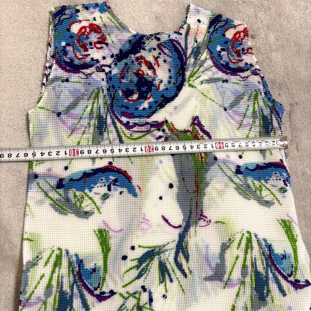 me ISSEY MIYAKE ノースリーブタンクトップ