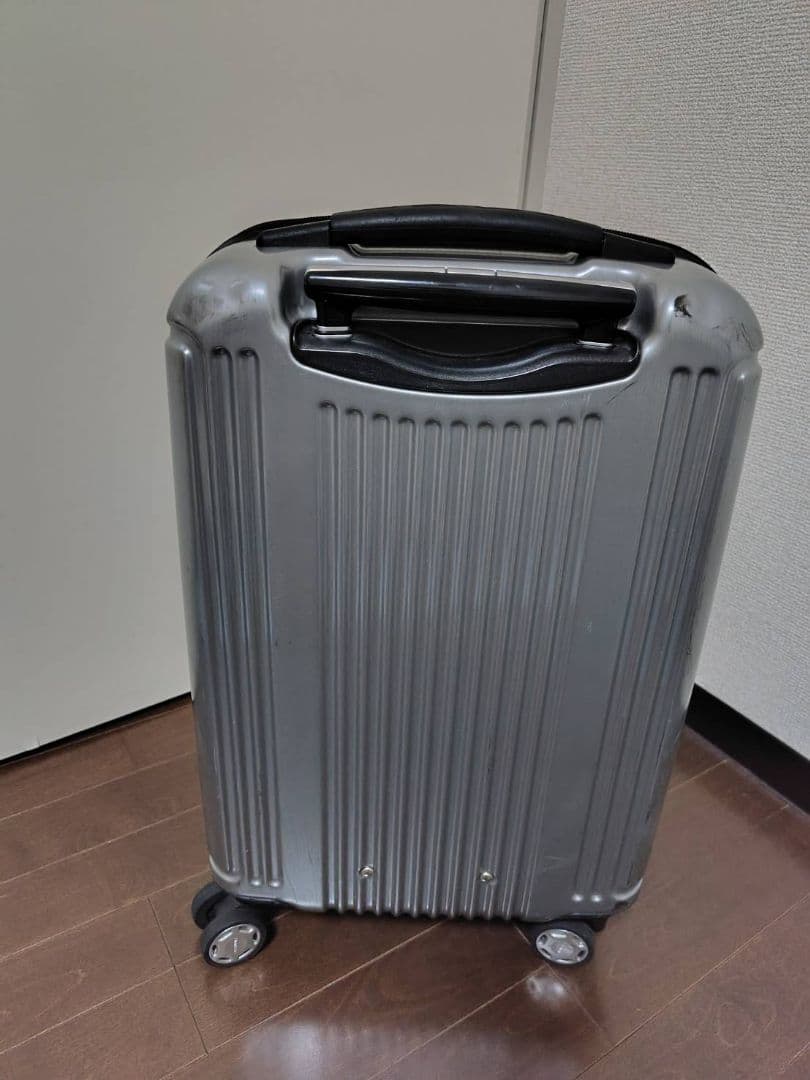 シルバー スーツケース TSAロック ビジネス 機内持ち込み