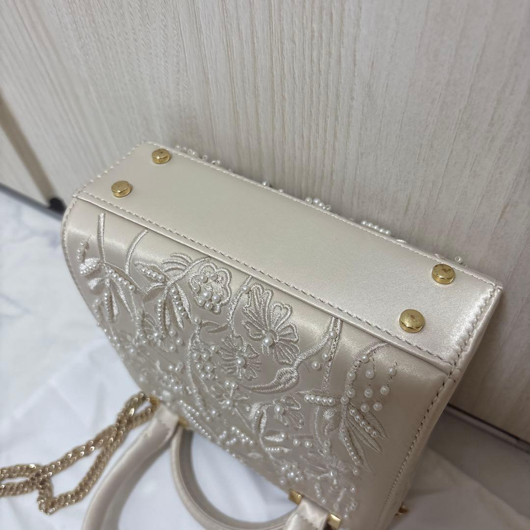 【SNSで話題】ZARA サテン風フェイクパールバッグ