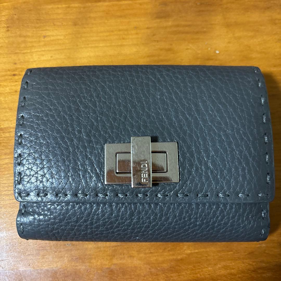 FENDI セレリア　ピーカブー　二つ折ウォレット