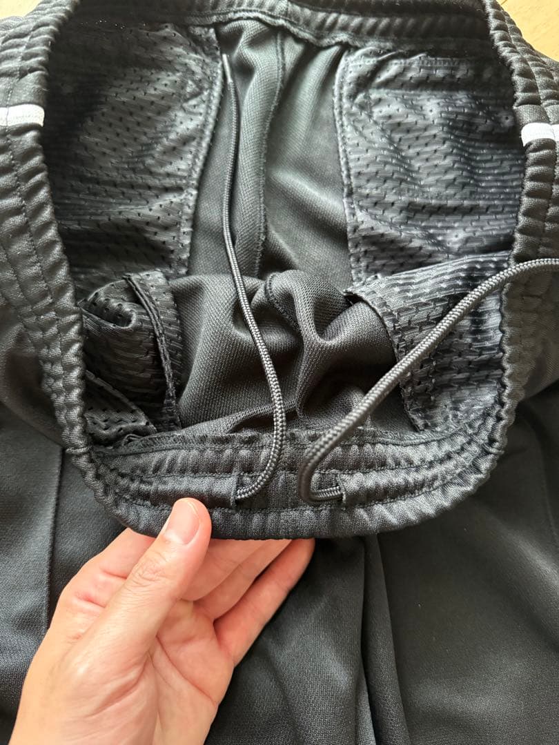 19so　トラックパンツ