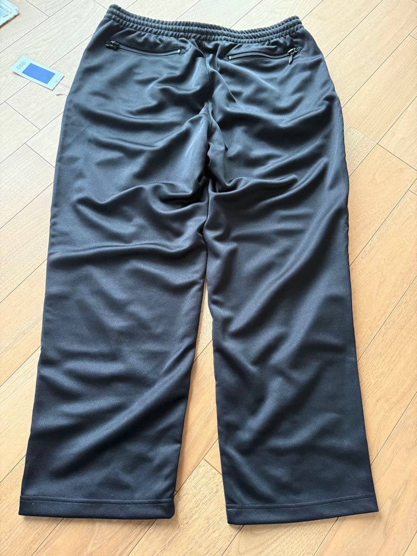 19so　トラックパンツ