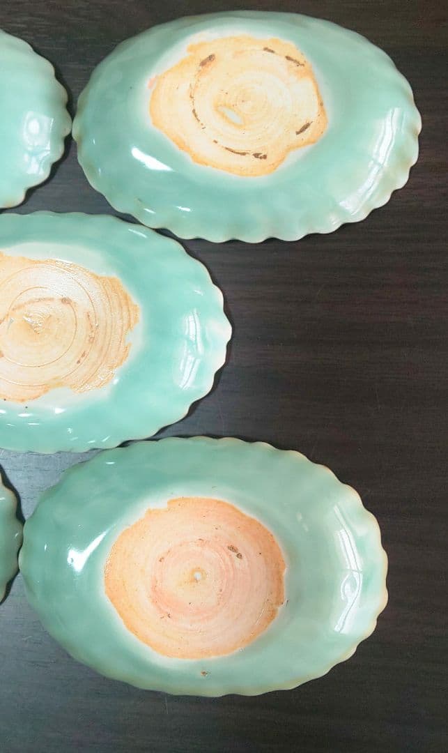 古伊万里 青磁 手書色絵染付 牡丹蝶文 菊花長皿 木箱入