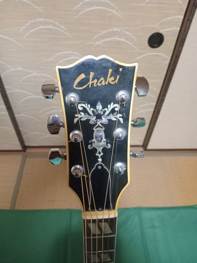 Chaki アコースティックギター
