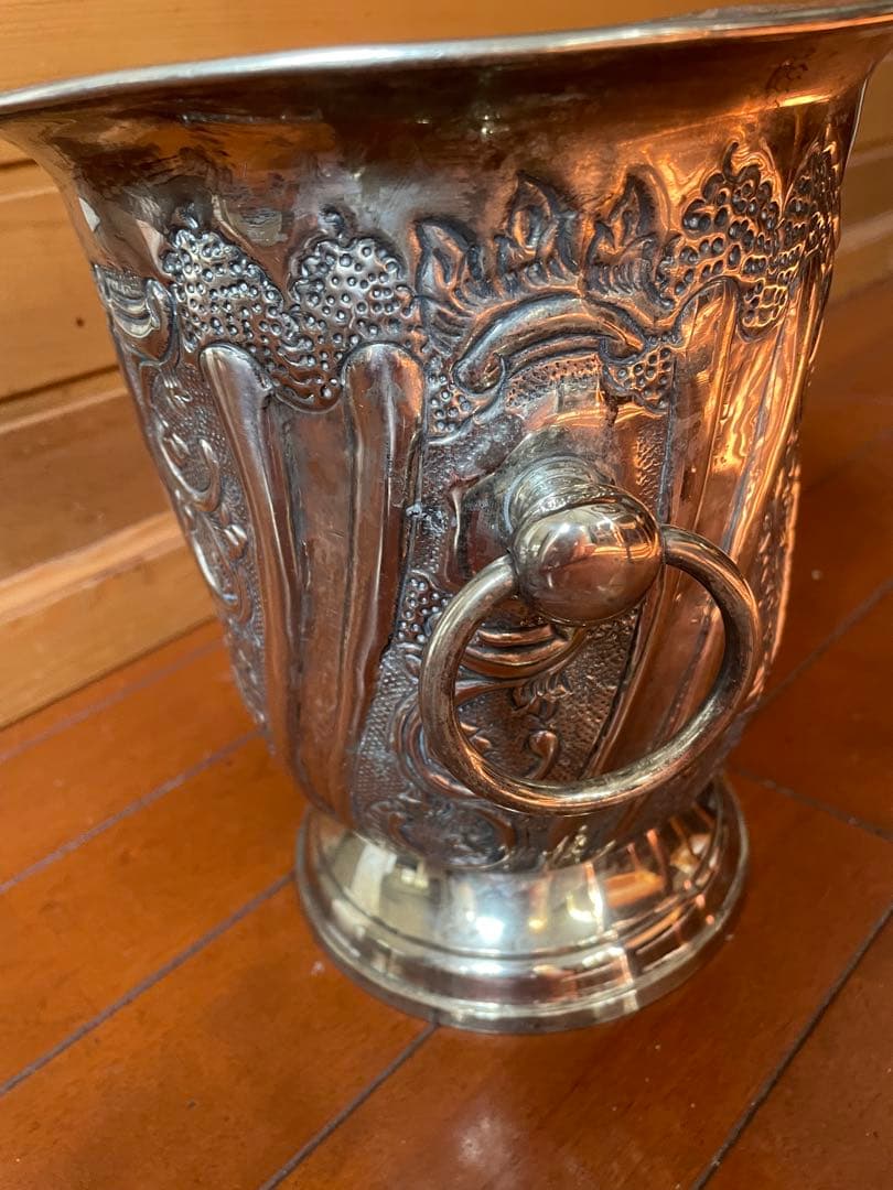 クリスマスが近くなったので、値下げします。装飾的なアンティークワインクーラー