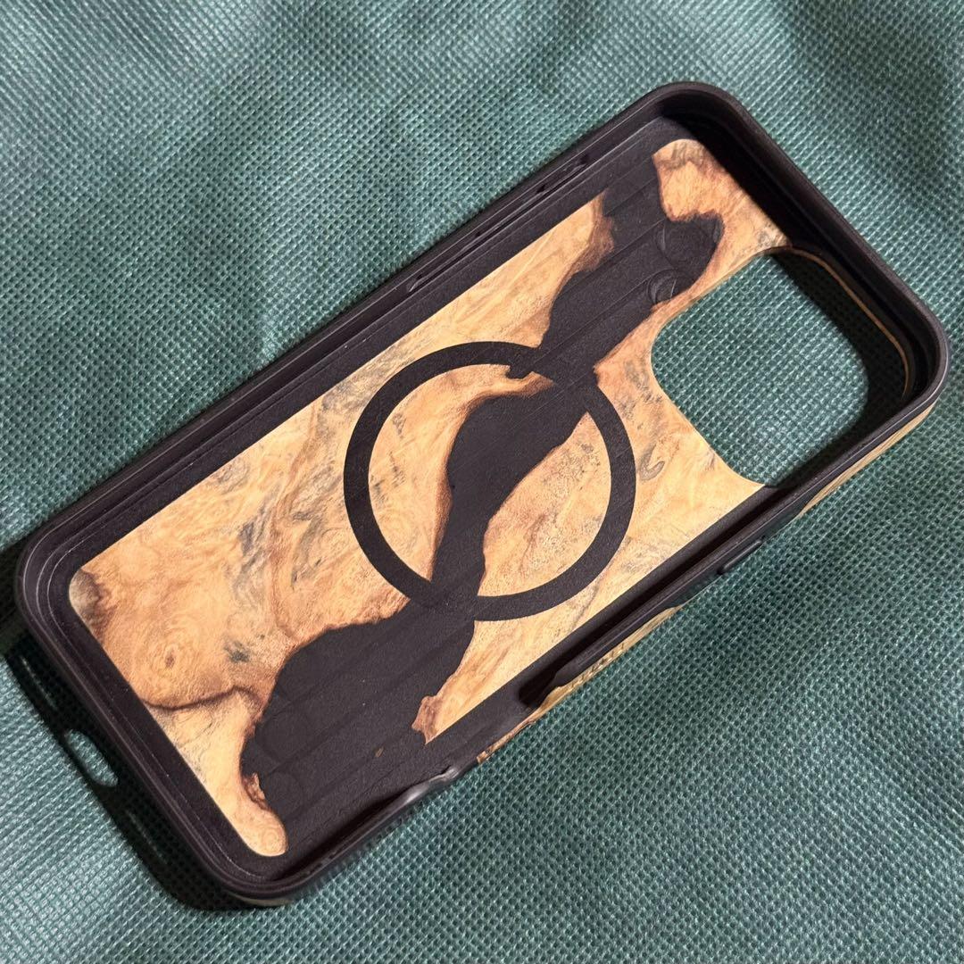 Carved iPhone 16 Pro Max スタビライズドウッド ケース