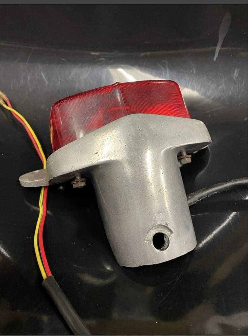 期間限定値下げ　Bates ハーレー　ベイツ トライアンフ　テールランプ