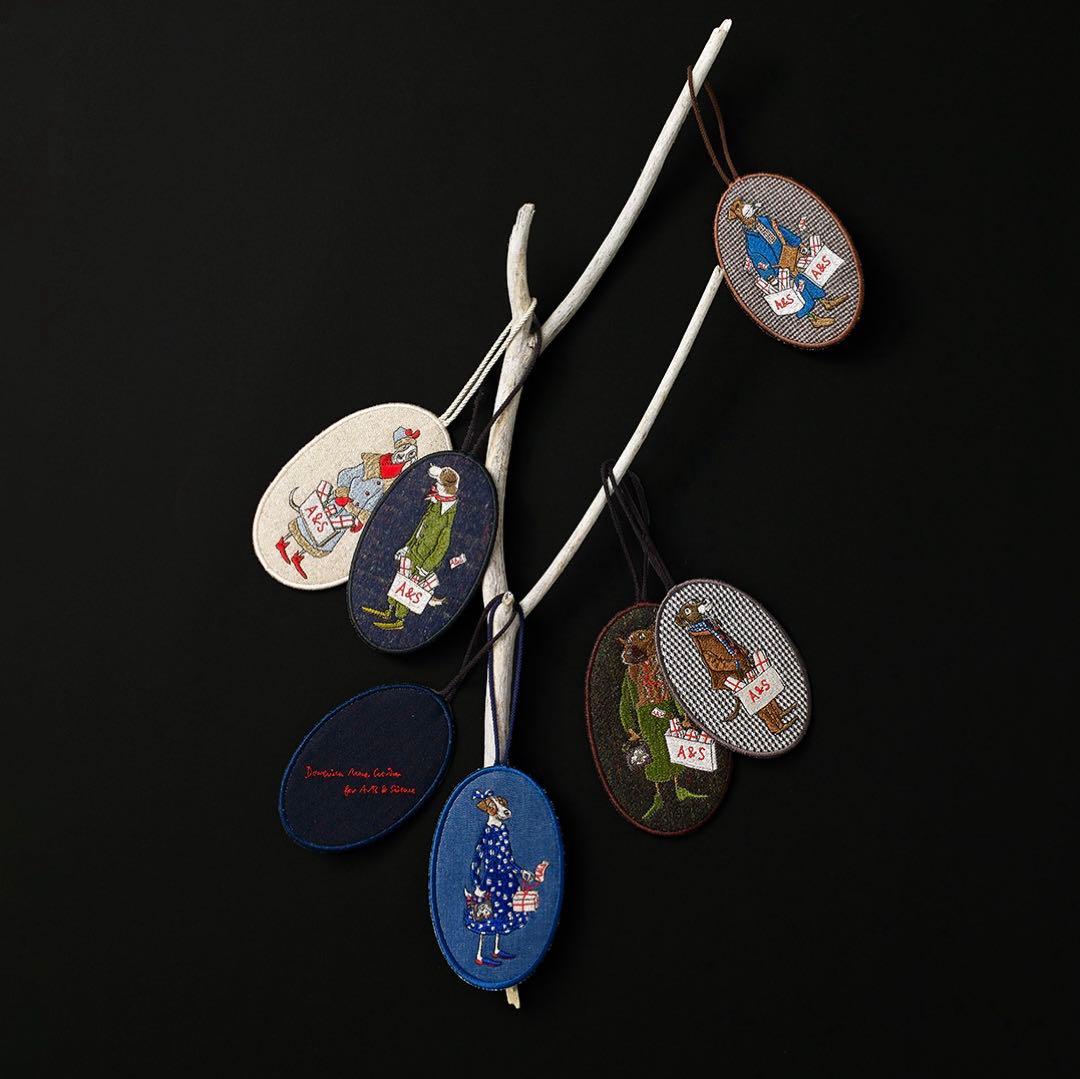 小物 ARTS&SCIENCE Embroidered charm holiday