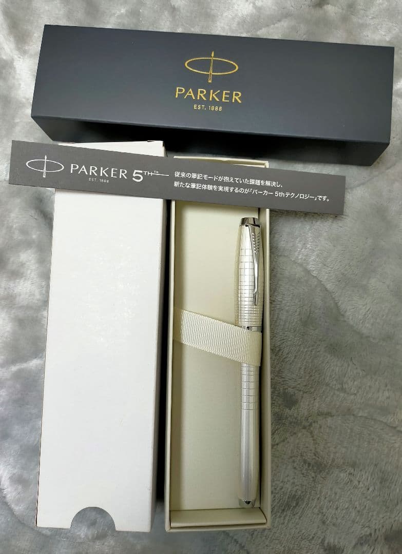 【新品・未使用品】PARKER　5th 万年筆　白・シルバー