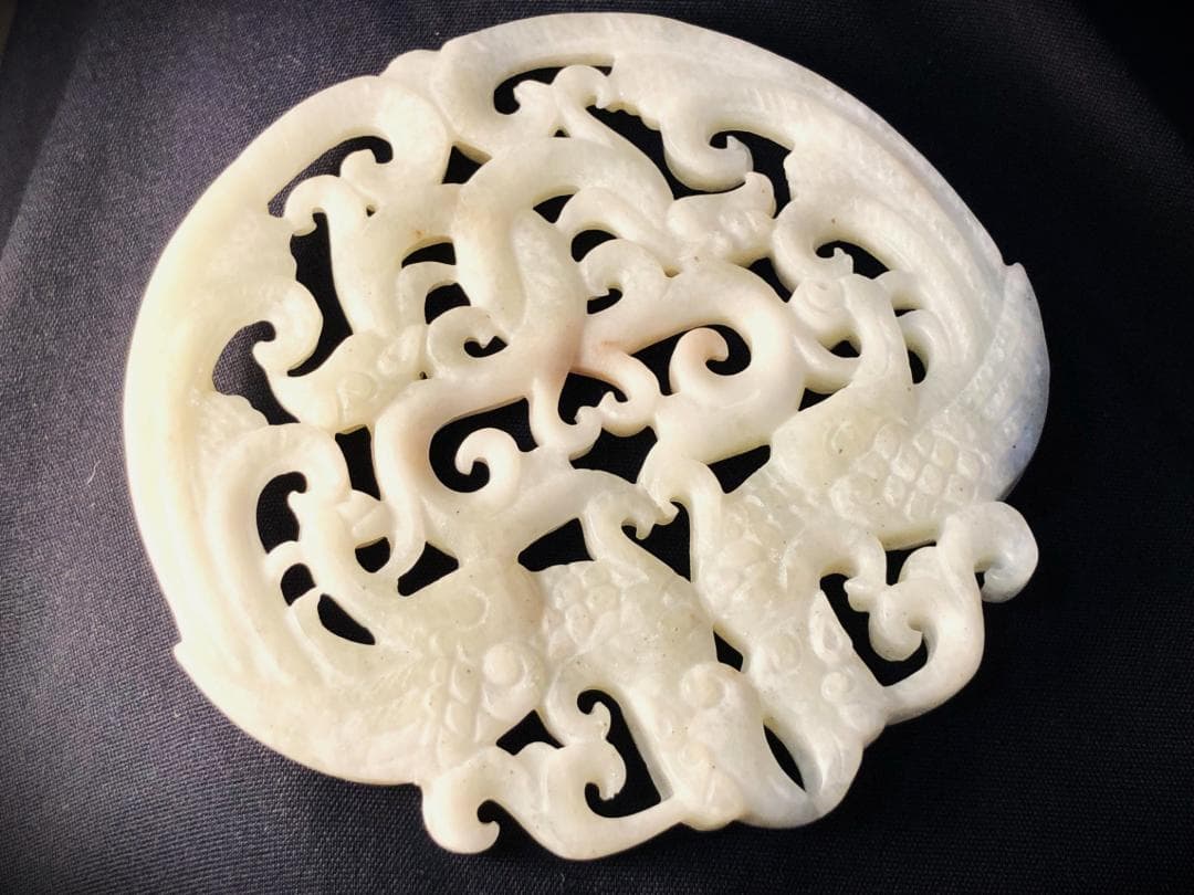 【 中国骨董白翡翠 】　唐草鳳凰文　地透かし容彫り　佩玉/古玉/和田玉