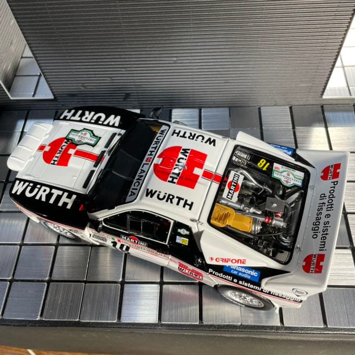 未展示品　京商 1/18 ランチア ラリー 037