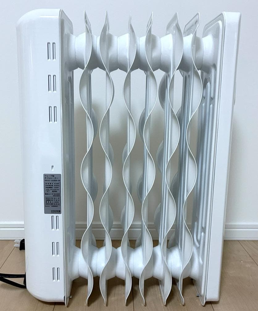 アイリスオーヤマ　ウェーブ型オイルヒーター　IWH2-1208M-W