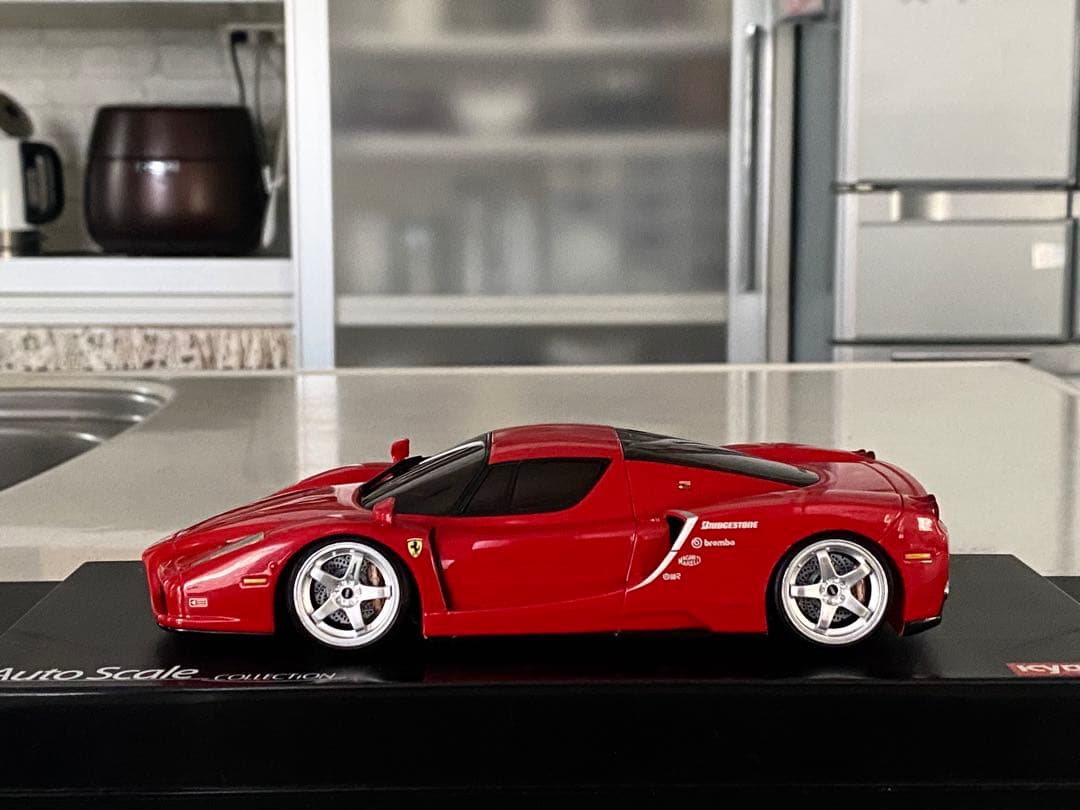 ミニッツボディー　エンツォフェラーリ ディテールアップカスタム