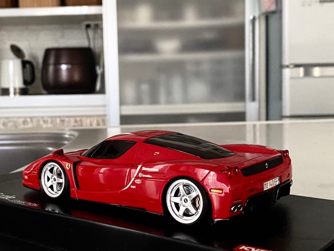 ミニッツボディー　エンツォフェラーリ ディテールアップカスタム