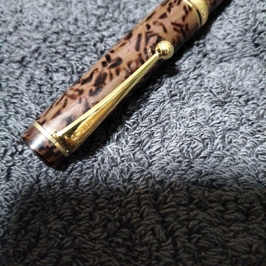 14K　PILOT 茶色と金色の万年筆