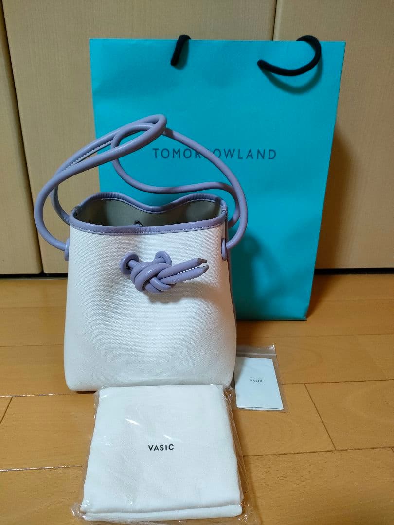 VASIC バケツ型ハンドバッグ ホワイト/ラベンダー 新品