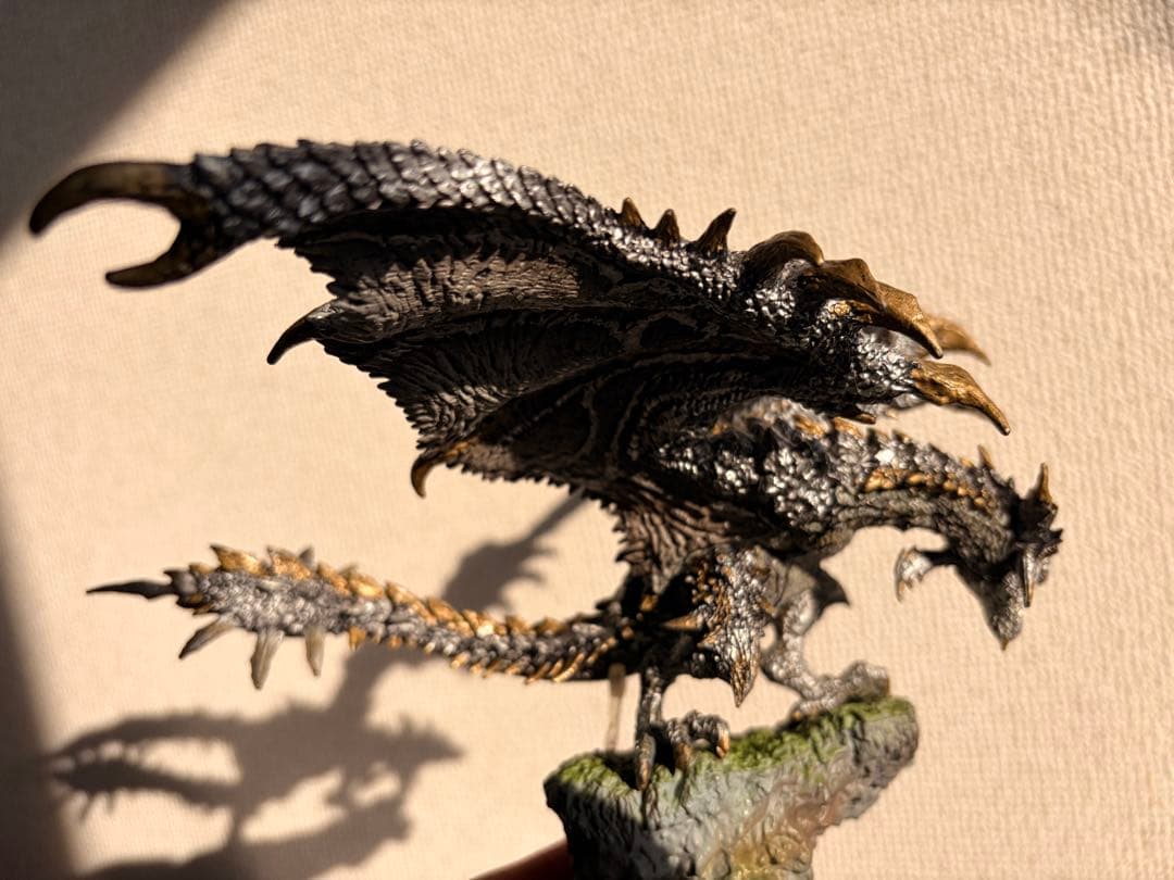 モンハン　リオレウス希少種　フィギュア クリエイターズモデル　リペイント