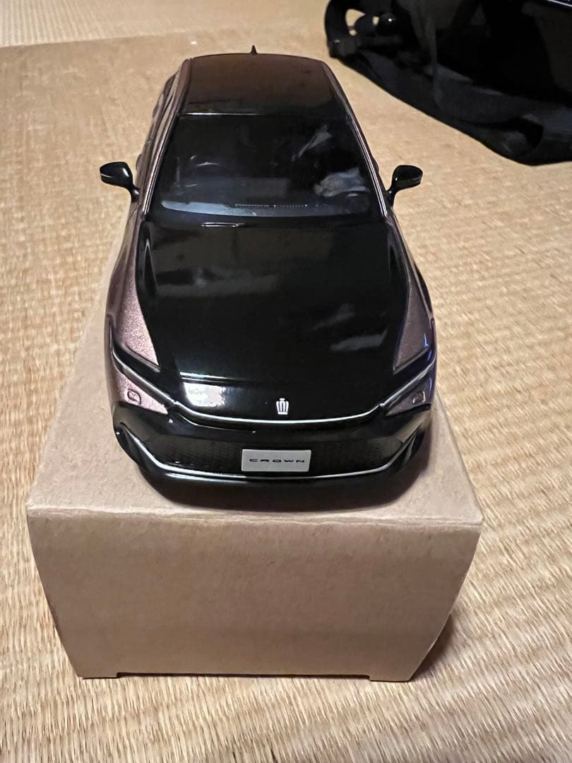 【非売品】トヨタ　CROWN 1/30 ミニカー