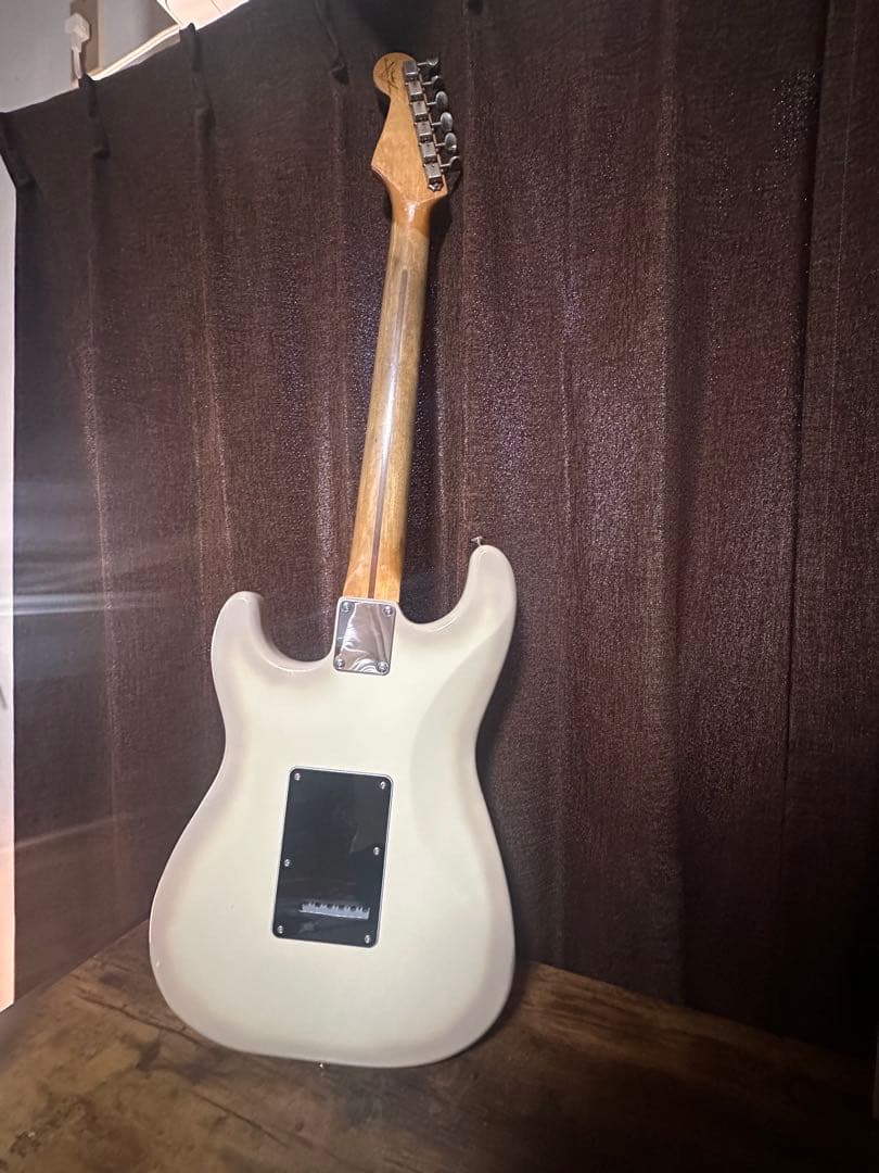 コンポーネント ストラトキャスター アンティグアバースト P90