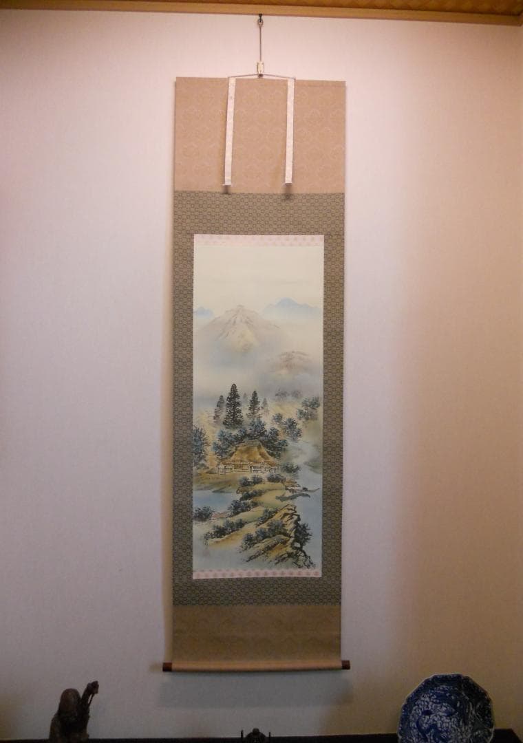 掛け軸 江河 四神守護山水図 絹本 希少 軸装 茶道具 掛軸 美品 です。