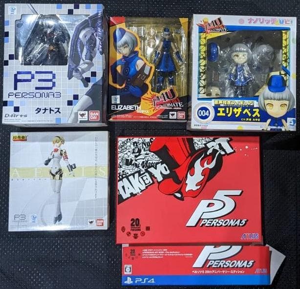 ペルソナ　まとめ売り フィギュアとソフトと色紙など