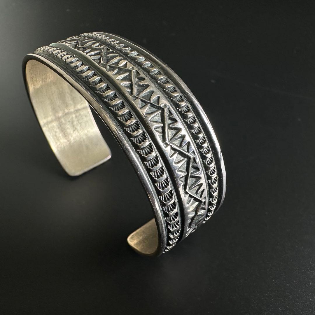 NAVAJO Sunshine Reeves スタンプワークバングル 20mm幅