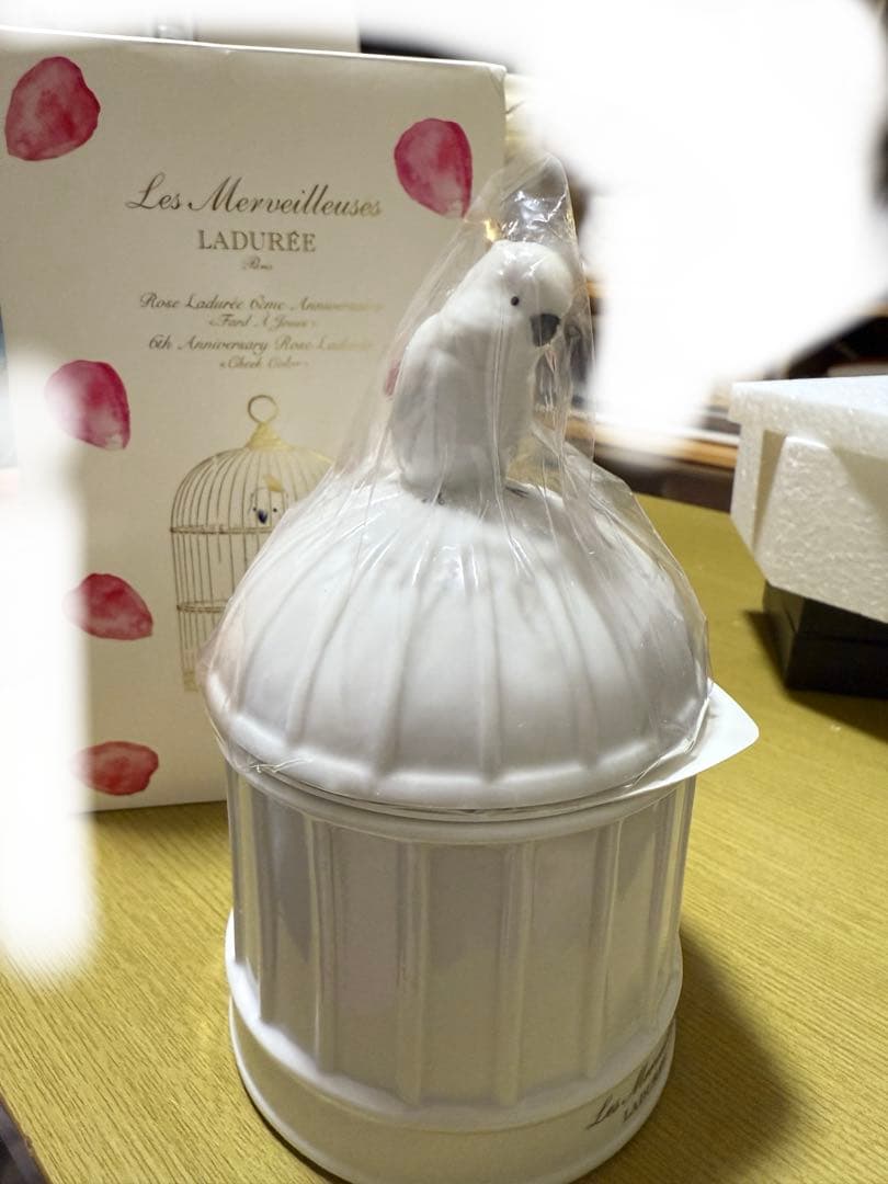 LADUREE 6TH 限定品チークカラー101 レ・メルヴェイユーズ　ラデゥレ