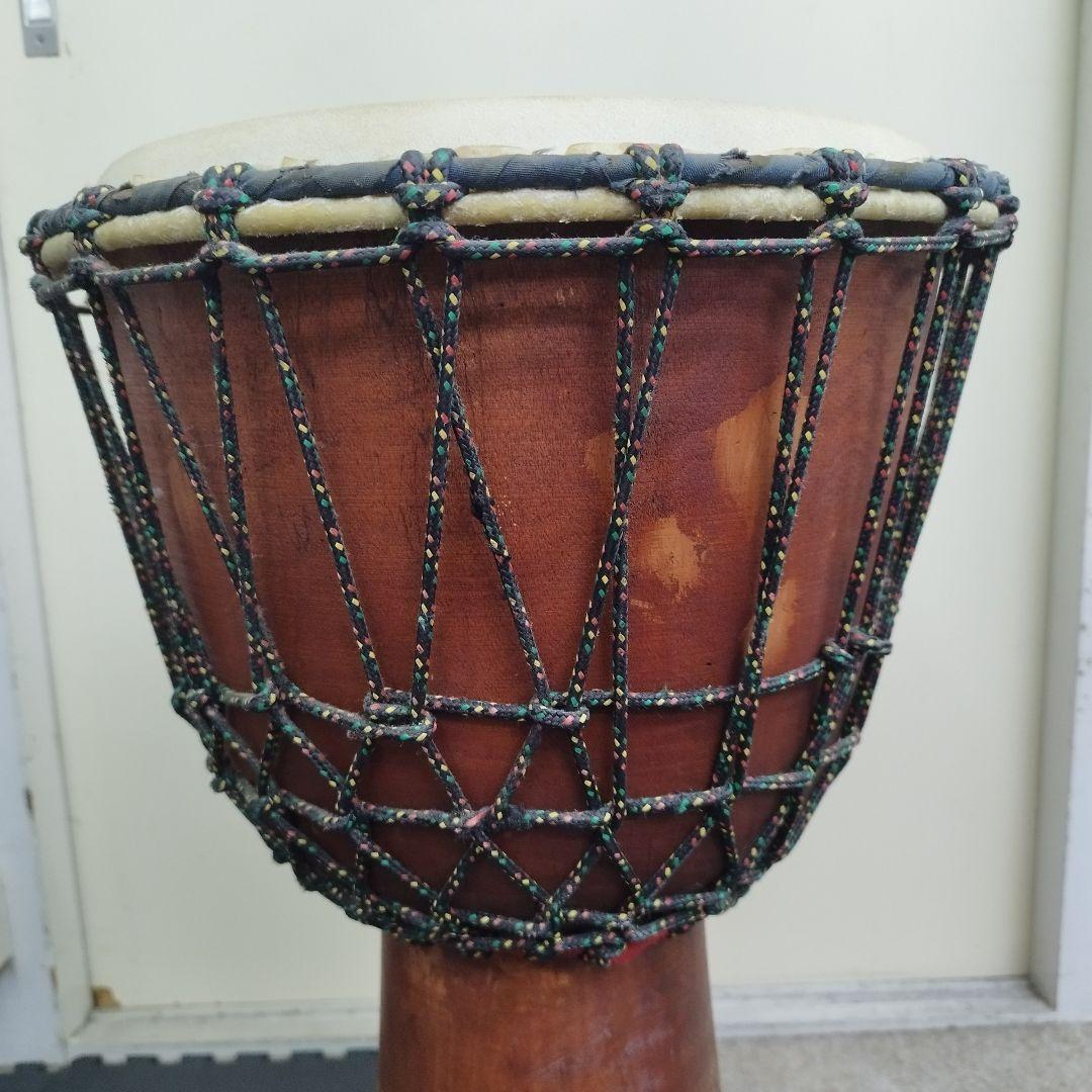 ジャンベ 　12インチ　打面31ｃｍ　木製パーカッション 楽器　木彫り