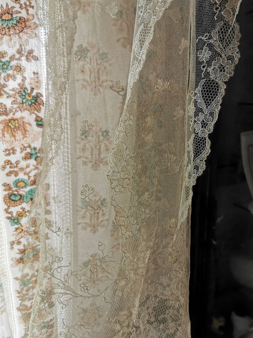 アンティーク シャンテリーレースショール ヴェール 鈴蘭 菫 桜草 銀杏/花びら