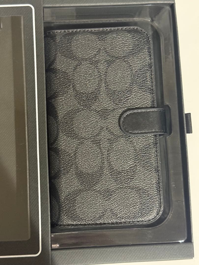 COACH iPhone 6.1\" Pro (2022) ケース　14Pro