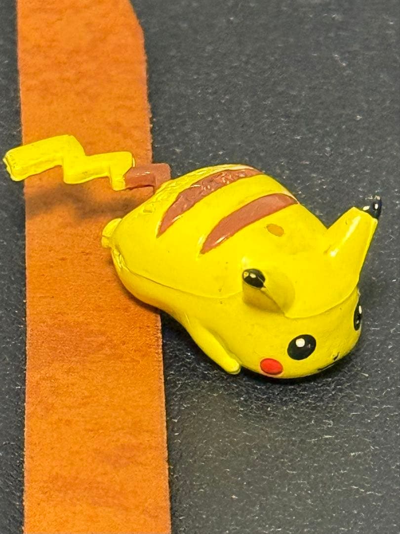 ピカチュウ フィギュア