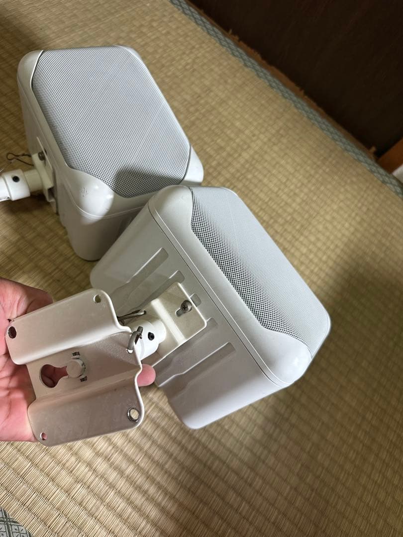 AV-635II ホワイトスピーカー 25W　マッシブ