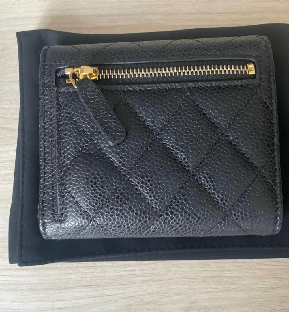 お値下げ中　美品　CHANEL ブラック レザー 二つ折り財布