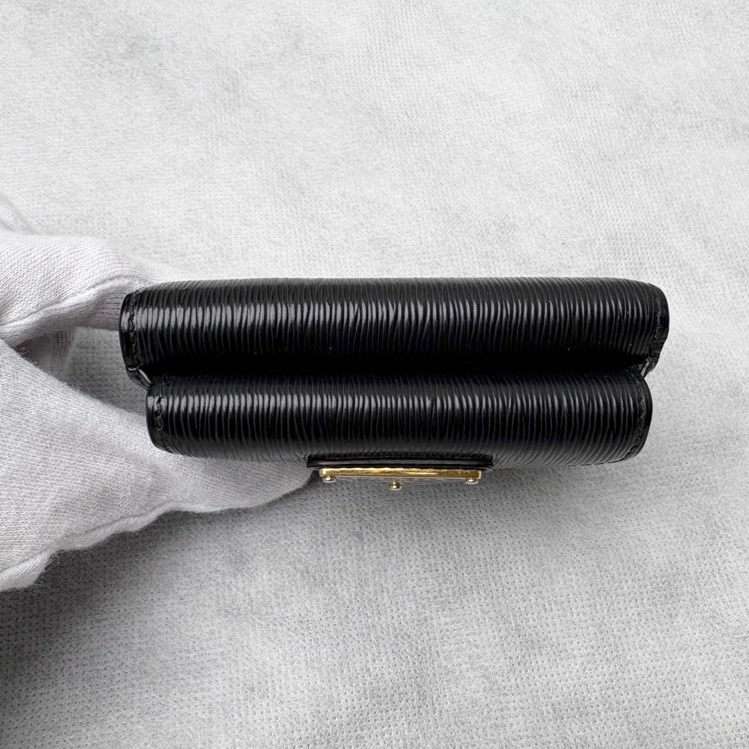 PRADA 三つ折り財布 トライアングルロゴ ヴィッテロムーブ レザー 三角ロゴ