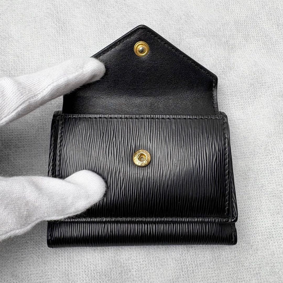 PRADA 三つ折り財布 トライアングルロゴ ヴィッテロムーブ レザー 三角ロゴ