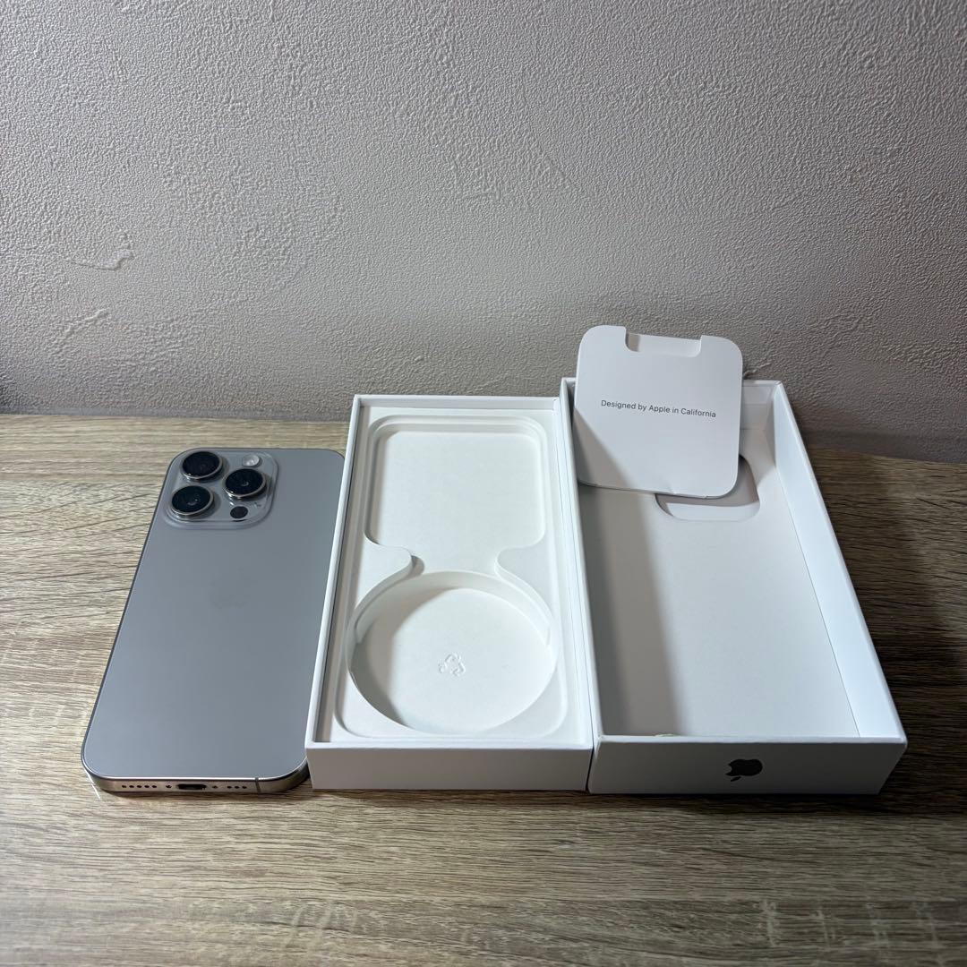 iPhone15Pro ナチュラルチタニウム 256GB