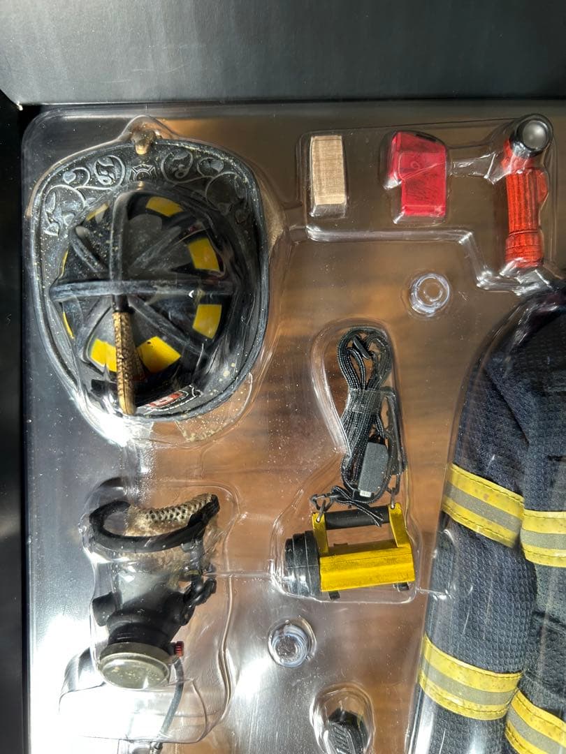 ホットトイズ FIRE FIGHTER 消防士 未開封