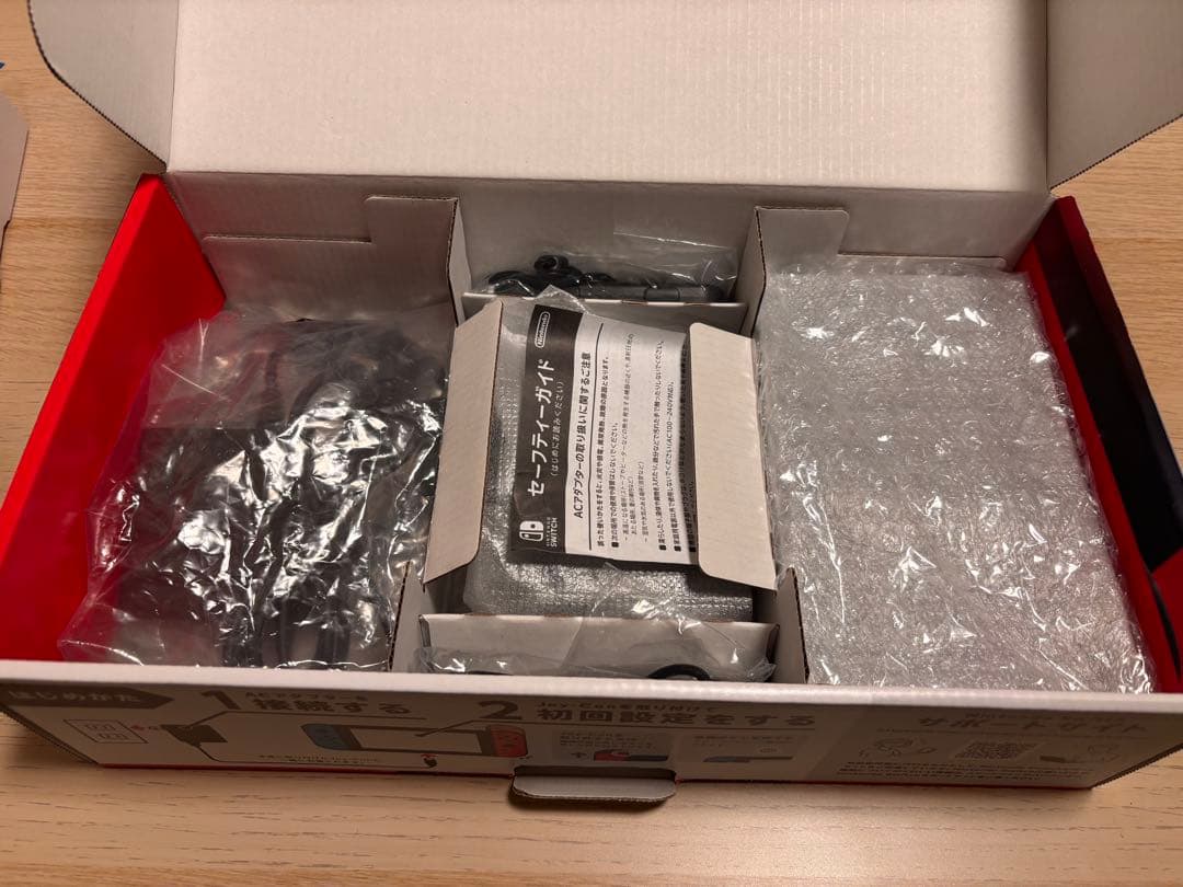 バッテリー強化版　SDカード付　Nintendo Switch 本体