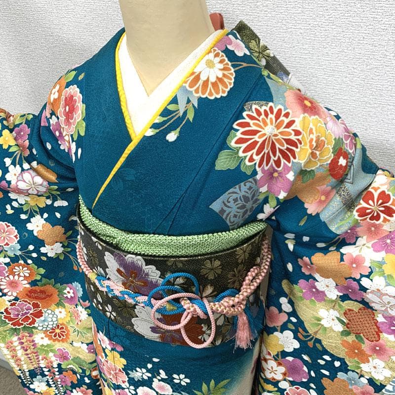 511z37〇銀通し 振袖 古典柄 金駒刺繍 金彩 青緑系〇美品 成人式 結婚式