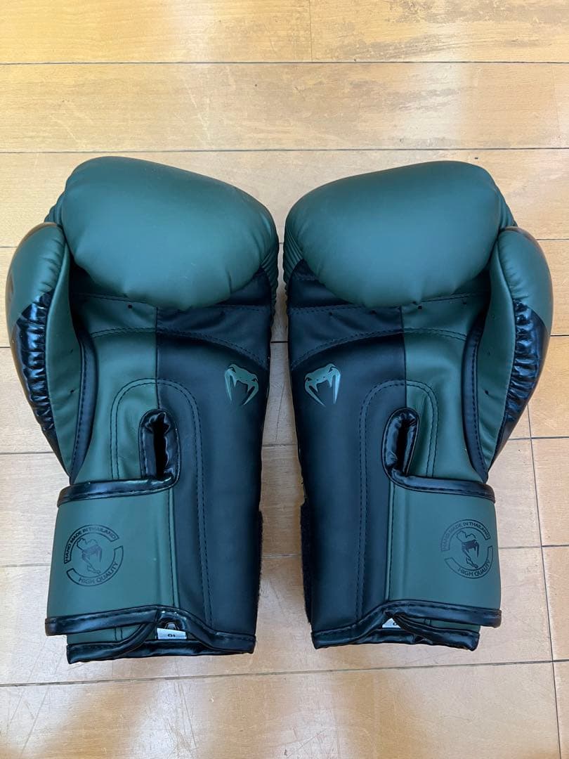 10オンス　VENUM ボクシンググローブ　ELITE カーキブラック