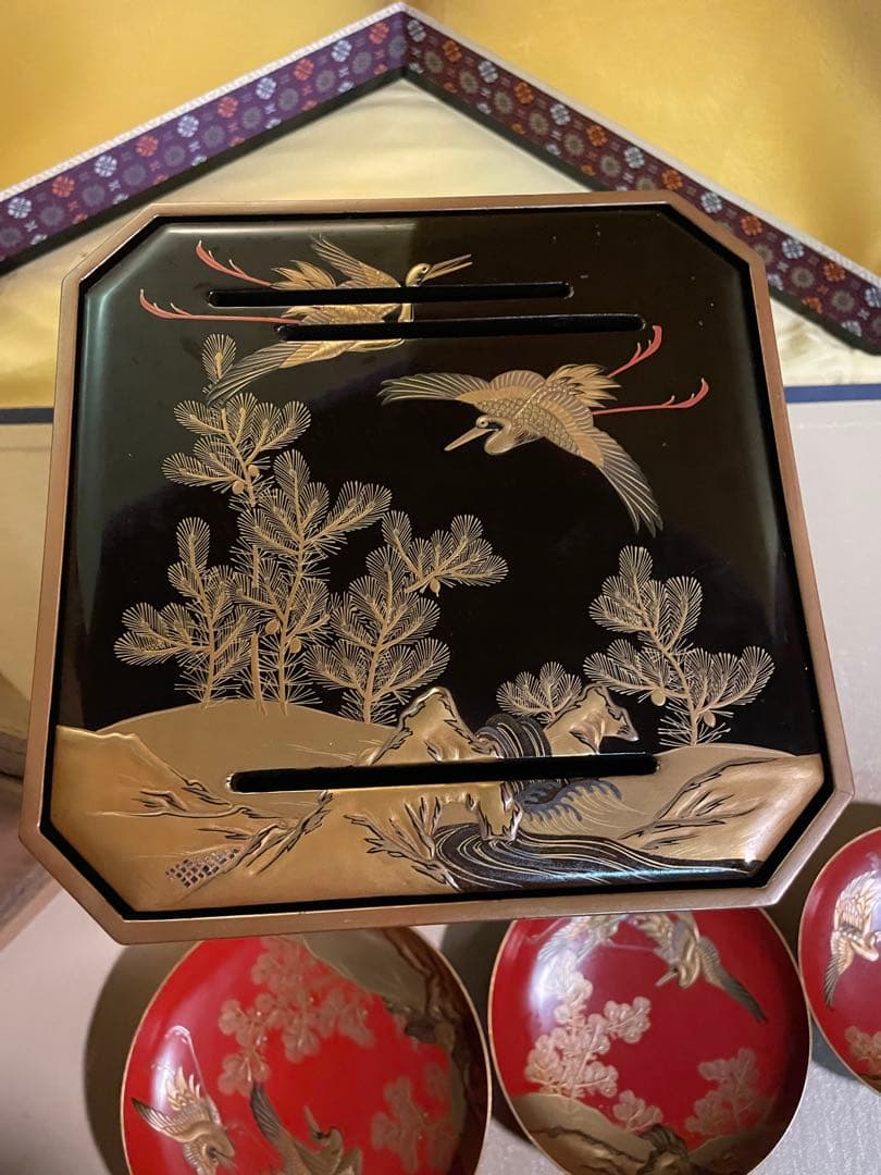 旧家蔵 黒漆塗 山水群鶴蒔絵 花月台 時代箱付・蒔絵盃台・大中小 三盃 時代物