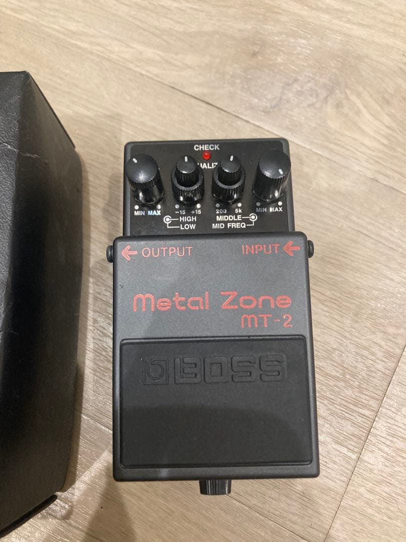 BOSS l Zone MT-2 ギターエフェクター