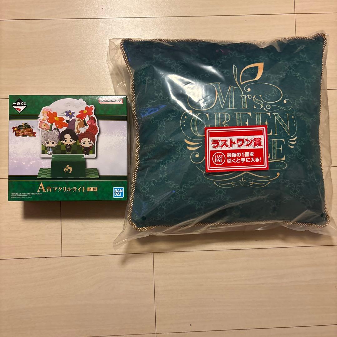 Mrs. GREEN APPLE クッション アクリルライト付き