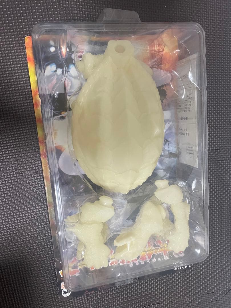 「ガメラ」　フィギュア　怪獣　蓄光　未開封