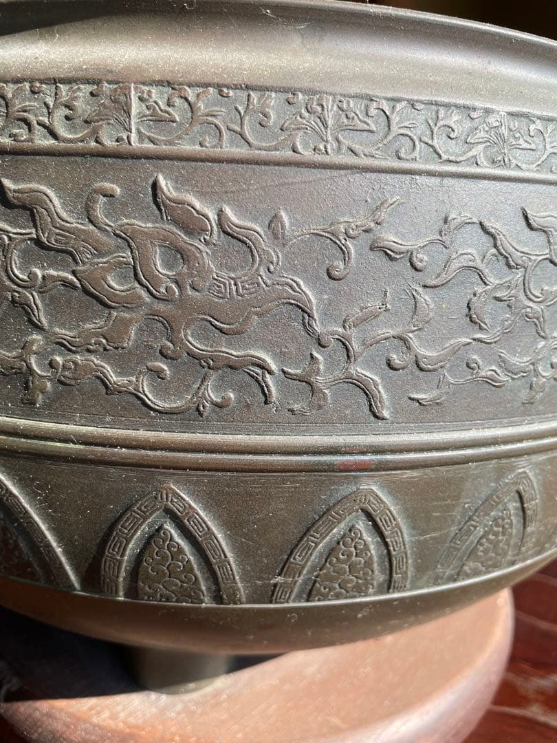 骨董品　希少 鉄製 火鉢 彫刻模様