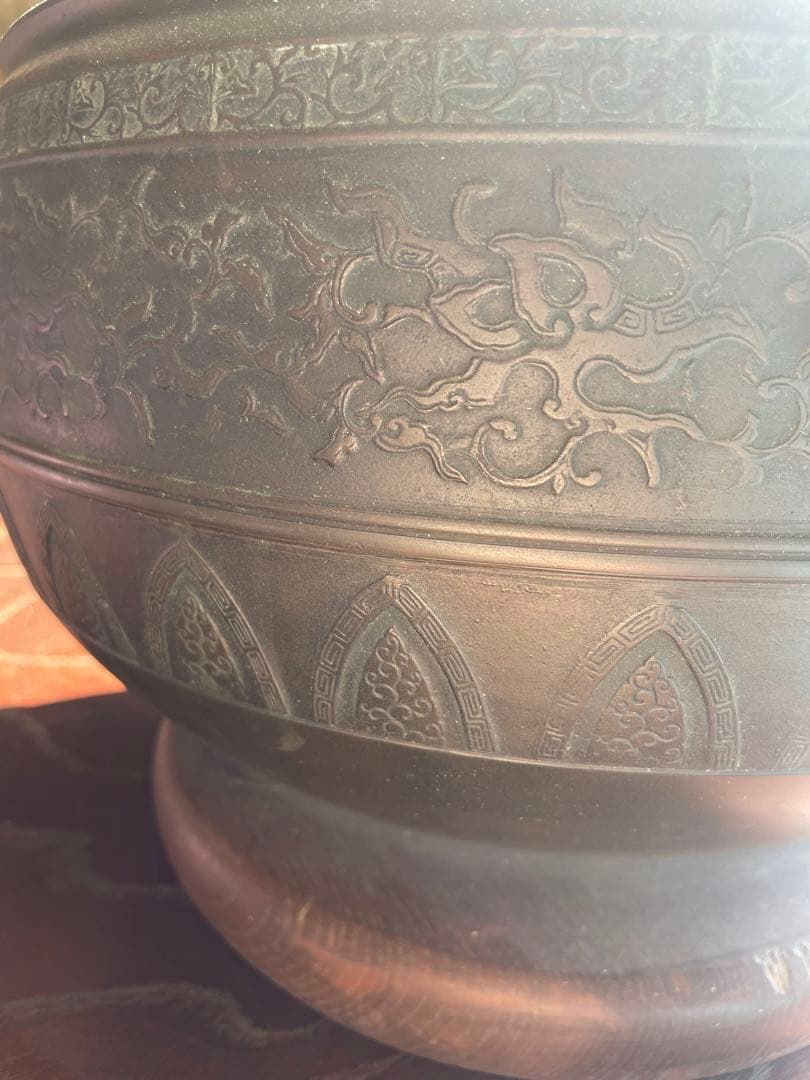 骨董品　希少 鉄製 火鉢 彫刻模様