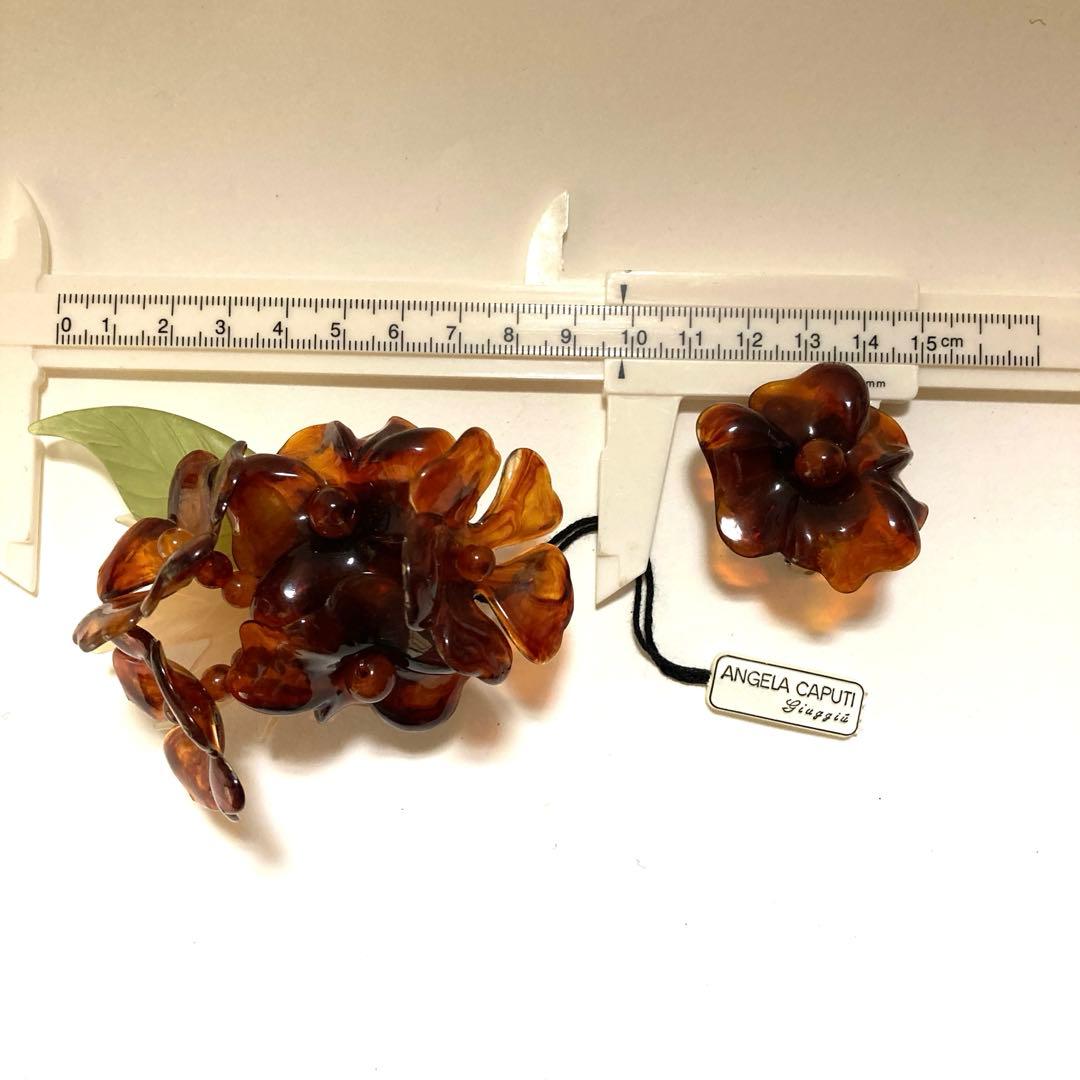 花モチーフ ブローチとイヤリングのセット　Angela Caputi